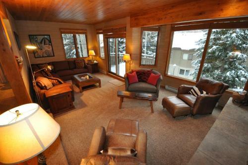 Hostal Golf Course Residences By Gore Creek Properties