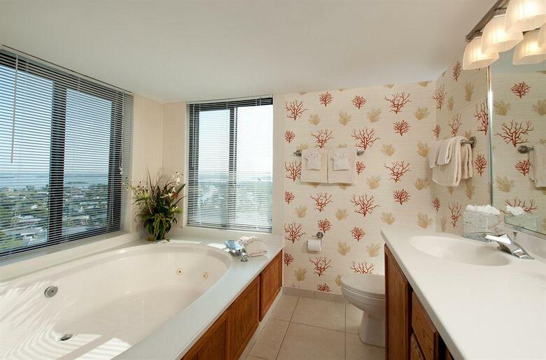 Hotel Pointe Estero Resort