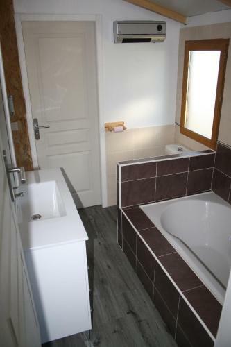 Bed & Breakfast Domaine Du Serre D'av�ne
