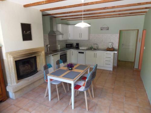 Hostal Chez Jousseaume Chambre D'h�tes Et Gites