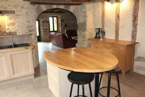 Grande Maison de Caract�re En Pierres -superbe Vue