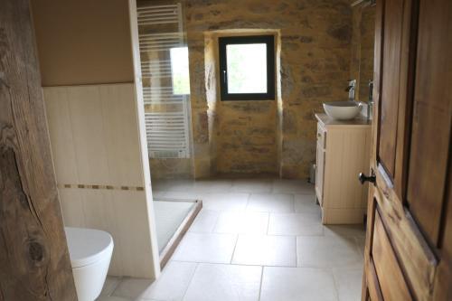 Grande Maison de Caract�re En Pierres -superbe Vue