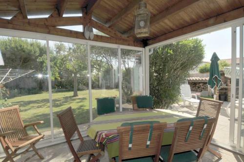 Villa Individuelle De Plain Pied Avec Agr�able Jardin