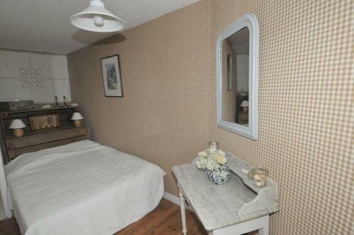 Maison De Village En 2 Parties