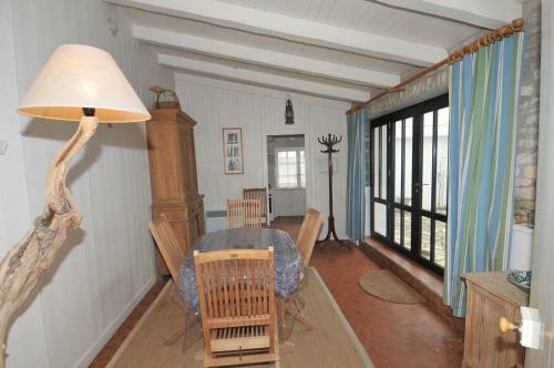 Maison De Village En 2 Parties