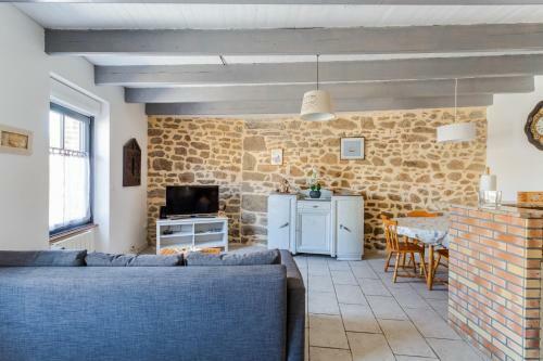 Saint Coulomb, Les Bas Chemins Maison