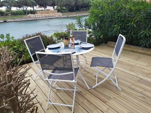 Apartamentos Marina Village