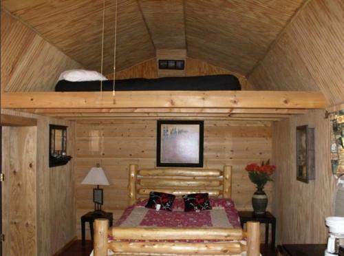 Hotel Diamond John's Riverside Retreat