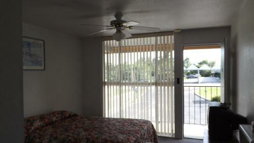 Motel Twin Lakes Inn