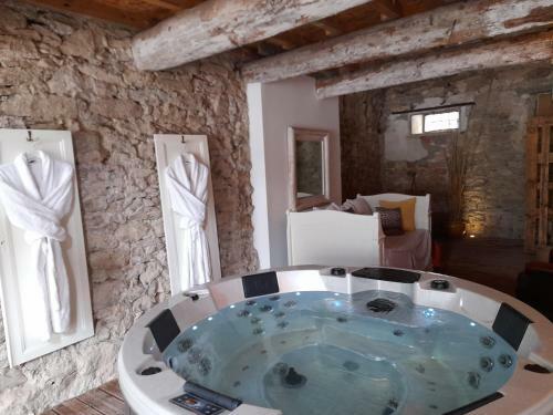 Le G�te De Sainte Vali�re Piscine Et Spa