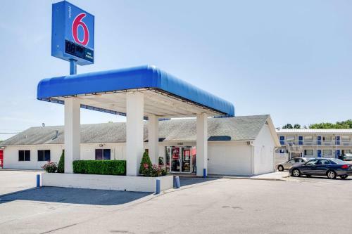 Motel 6 Fayetteville