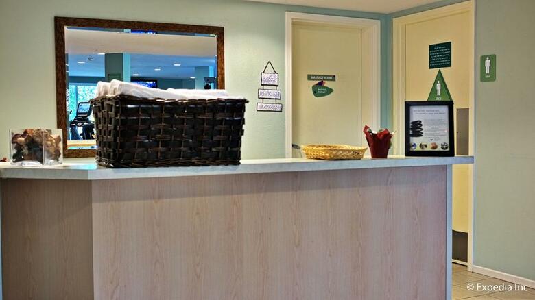 Grand Pacific Palisades Resort & Hotel