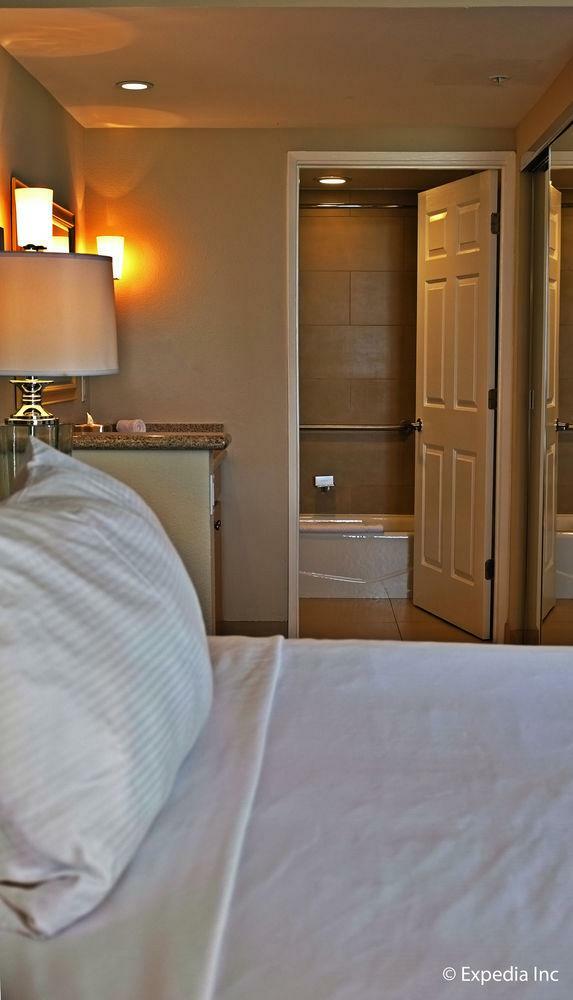Grand Pacific Palisades Resort & Hotel