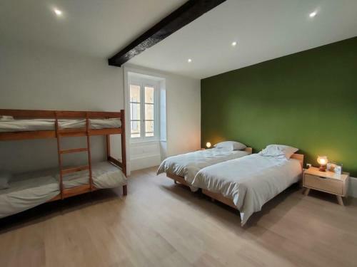 G�te Saint-haon-le-ch�tel, 4 Pi�ces, 10 Personnes - Fr-1-496-252