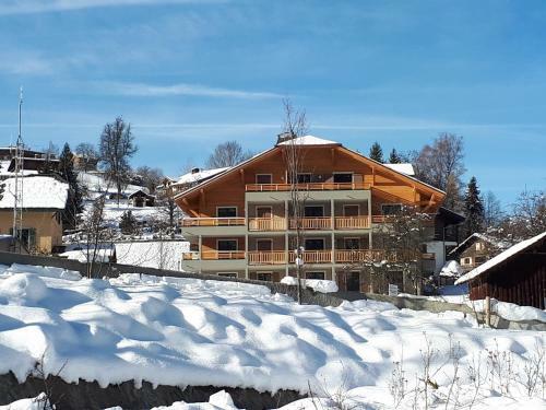 Apartamentos La Ressource De L'eau Des Cimes