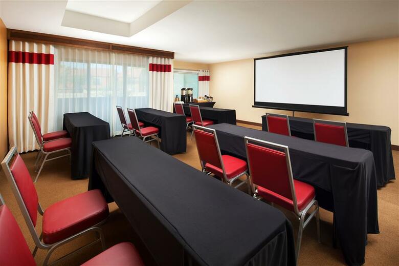 Hotel Four Points By Sheraton Phoenix South Mountain