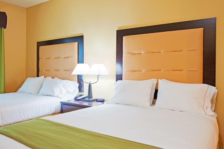 Holiday Inn Express Hotel & Suites Foley