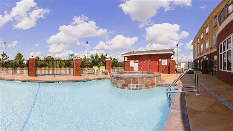 Holiday Inn Express Hotel & Suites Foley