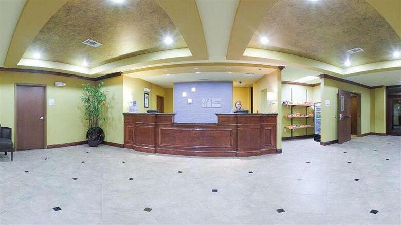 Holiday Inn Express Hotel & Suites Foley