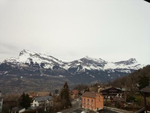 Spacious And Comfortable Chalet Apartment.