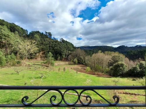 Hostal Les Jardins De Falgui�re