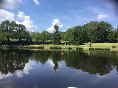 L?etang Carp Fishing Lake And Gite