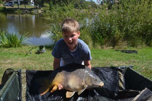 L?etang Carp Fishing Lake And Gite