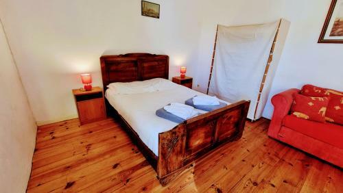 4 Bedroom Holiday Home With Private Pool And Garden