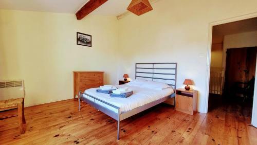 4 Bedroom Holiday Home With Private Pool And Garden