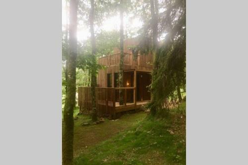 Adorable Chalet Dans Un Espace Bois�
