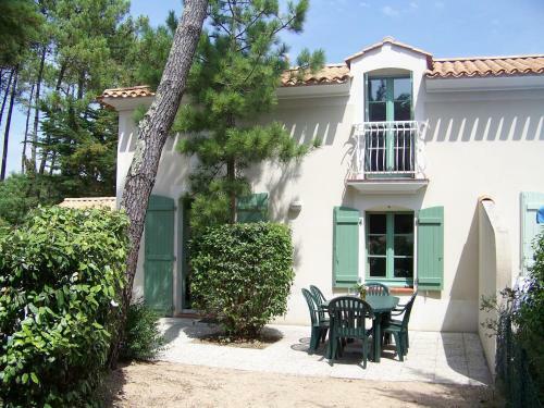 Maison For�t Et Piscine, Les Mas De Vertmarines