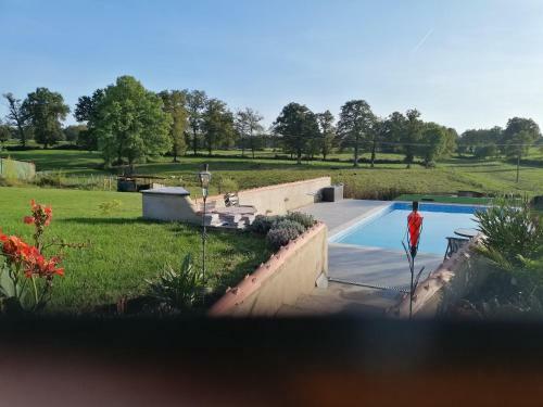 Captivating 2-bed House In Saint-leger-magnazeix