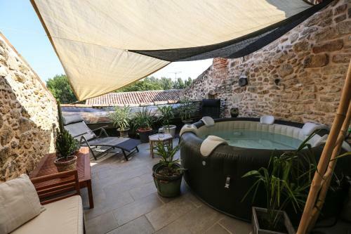 Maison Atypique Dans Cit� M�di�vale
