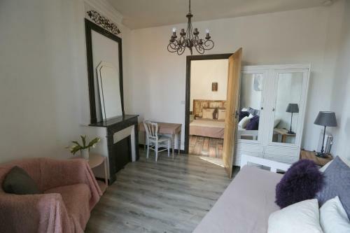Maison Atypique Dans Cit� M�di�vale