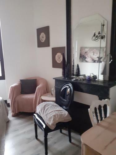 Maison Atypique Dans Cit� M�di�vale