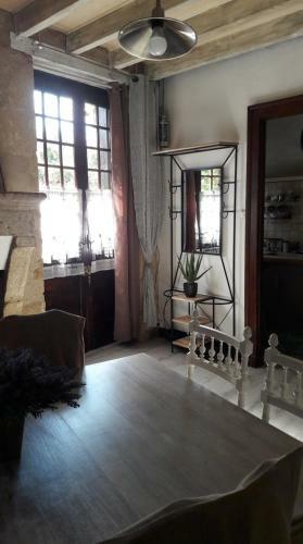 Maison Atypique Dans Cit� M�di�vale