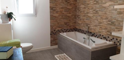 Clos Du Grand Ch�ne - La Villa -