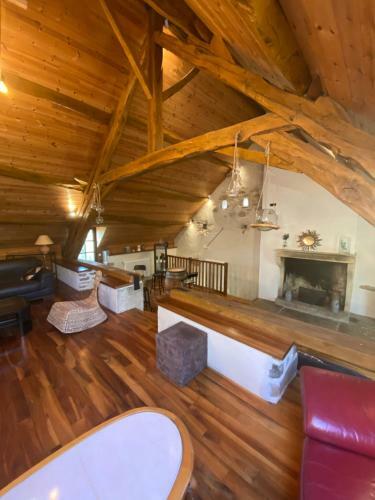G�te De La Doit, Maison De Campagne
