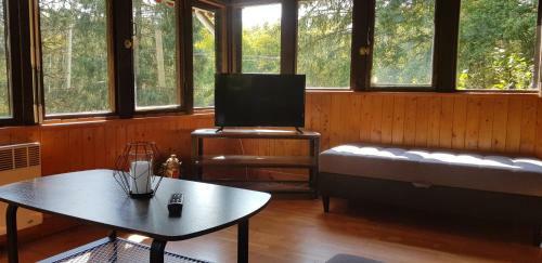 Le Chalet Du Lac De Chaume�on Au Coeur Du Morvan