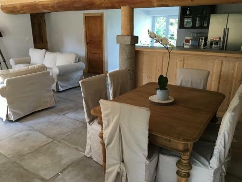 G�te L Atelier Du Peintre