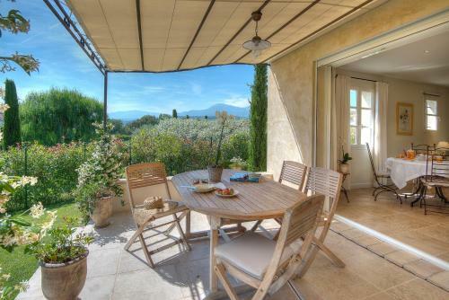 Villa L,olivaie C�t� Jardin