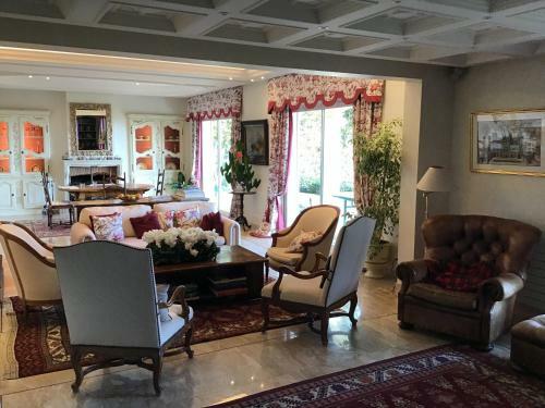 Luxurious Sea View Villa In Saint Paul De Vence