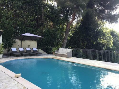 Luxurious Sea View Villa In Saint Paul De Vence