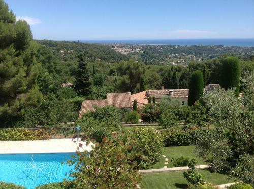 Luxurious Sea View Villa In Saint Paul De Vence