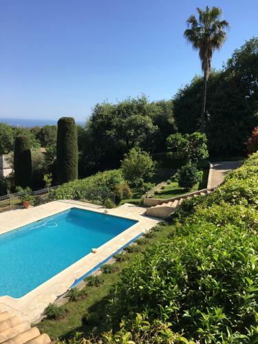 Luxurious Sea View Villa In Saint Paul De Vence