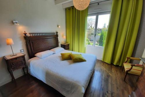 Maison Jeanne (Proche B�cherel Pour 14 Personnes)