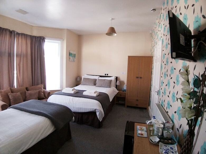 Hostal The Beach House