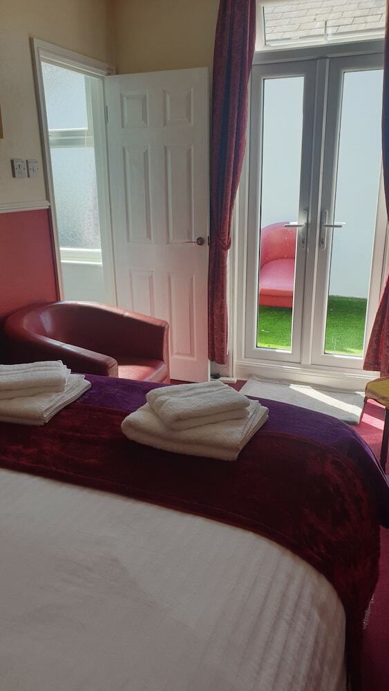 Hostal All Seasons Guest House