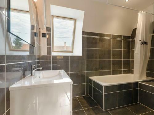 G�te Saint-usage, 5 Pi�ces, 8 Personnes - Fr-1-543-118