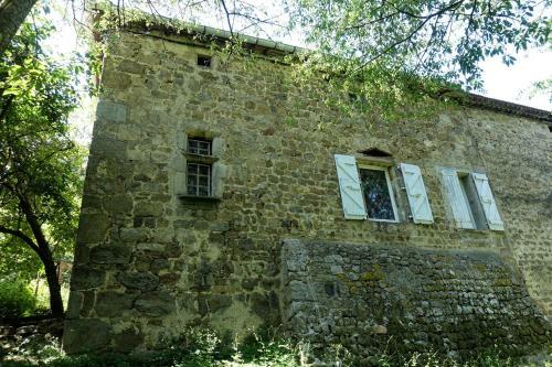 La Ferme De Chenevier, La Roulotte Fleurie 2/4pers